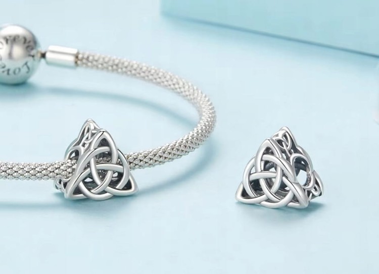 Charms zawieszka srebrny WĘZEŁ CELTYCKI charmsy koralik SREBRO próby s925