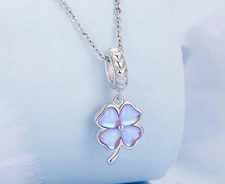 Charms do Pandora opalizująca koniczynka na szczęście SREBRO próba s925